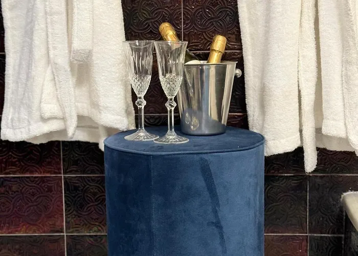 The Blue בית הארחה